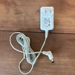 アイリスオーヤマ　充電式掃除機　IC-SLDC7-Wの画像