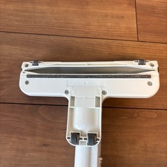 アイリスオーヤマ　充電式掃除機　IC-SLDC7-Wの画像
