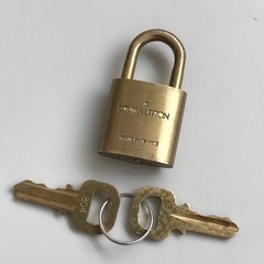 ルイヴィトン パドロック 鍵の画像