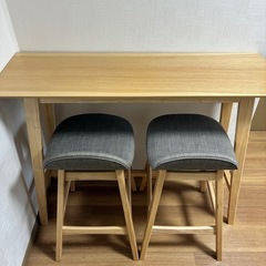 スリムなダイニングセットの画像