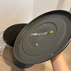 IKEA クノッド ふた付きゴミ箱の画像