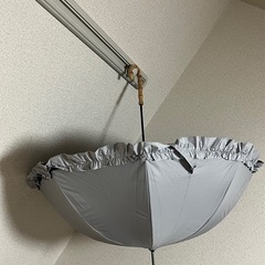 【新品未使用】遮光100%日傘 グレー 水色 ブルー フリル 2本組の画像
