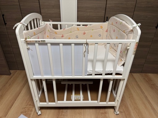 カトージ　ベビーベッド