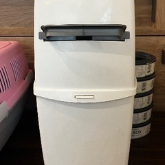 ネコ　キャリーバック・トイレカバーなどの画像