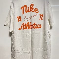 The NIKE Tee コットンシャツの画像