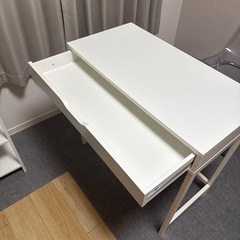 IKEA デスクの画像