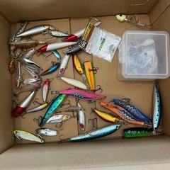 釣り道具② ルアーなどの画像