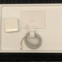 「アップル MacBook Pro 15インチ Touch Bar モデル MLH32J/A」
の画像