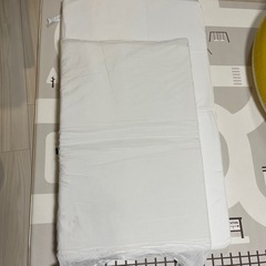 赤ちゃんの布団セットとシーツなどの画像