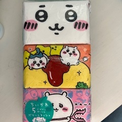 ちいかわ靴下、ポケットティッシュの画像