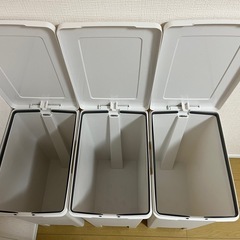 45L ゴミ箱　3つの画像