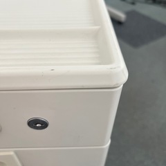 【28日まで】鍵付きスチールキャビネットワゴンの画像