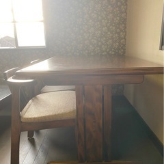 【お譲り先決定済】ダイニングテーブル＆椅子4脚の画像