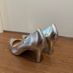 日本製　シルバーパンプス　24.5cmの画像