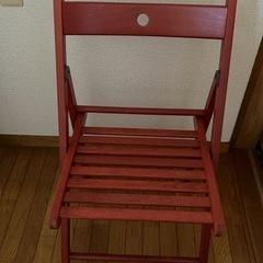 椅子、本棚、脚立、ゴミ箱の画像