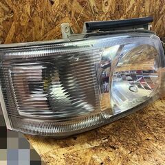 200系ハイエース1型2型純正ヘッドライト左右セットの画像