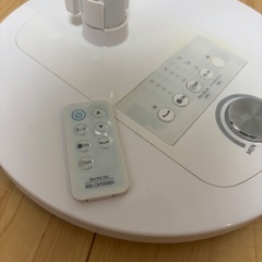 アイリスオーヤマ　扇風機　リモコン付き　ジャンク品の画像