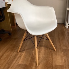 ダイニングイームズチェア【町田市再生家具】251554の画像
