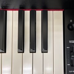 YAMAHA  CLP-685B　電子ピアノ【木製鍵盤】の画像