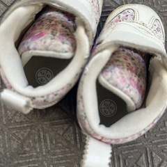 ベビー スニーカー asics 11.5cm
の画像