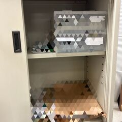 【オフィス移転につき多数出品】引き戸キャビネット（棚板高さ調整可／他オフィス家具も出品中！）の画像