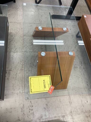 J5586　【リユースのサカイ柏店】　ガラスローテーブル　クリーニング済み