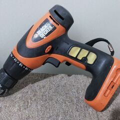 セール中につき、通常特価2,728円より半額の1,364円!　ブラックアンドデッカー コードレスドリルドライバー 12V SX3050 充電式 バッテリー欠品の画像