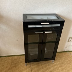 ガラスキャビネットの画像