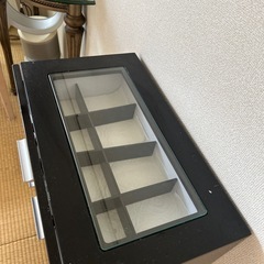 ガラスキャビネットの画像