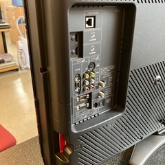 H2508-323 SHARP 液晶テレビ AQUOS LC-32E7 2010年製 32インチ リモコン付き 動作確認済み キズ汚れ有りの画像