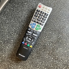 H2508-323 SHARP 液晶テレビ AQUOS LC-32E7 2010年製 32インチ リモコン付き 動作確認済み キズ汚れ有りの画像