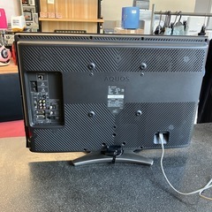 H2508-323 SHARP 液晶テレビ AQUOS LC-32E7 2010年製 32インチ リモコン付き 動作確認済み キズ汚れ有りの画像