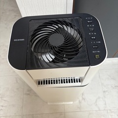 アイリスオーヤマ　サーキュレーター　衣類乾燥除湿機機の画像