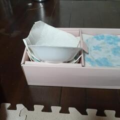 花柄食器セットの画像