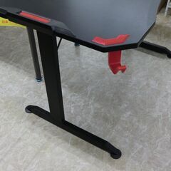 ゲーミングデスクの画像
