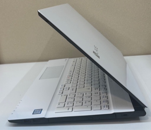 NEC LAVIE 第7世代　メモリ8GB SSD500GB