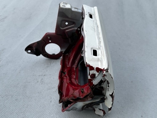 トヨタ　AE86トレノ　事故ったリトラクタブルヘッドライト骨格