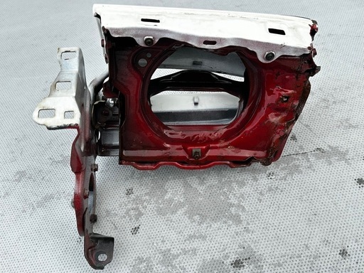 トヨタ　AE86トレノ　事故ったリトラクタブルヘッドライト骨格