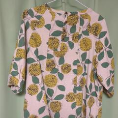 花柄🌼トップスの画像