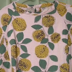 花柄🌼トップスの画像