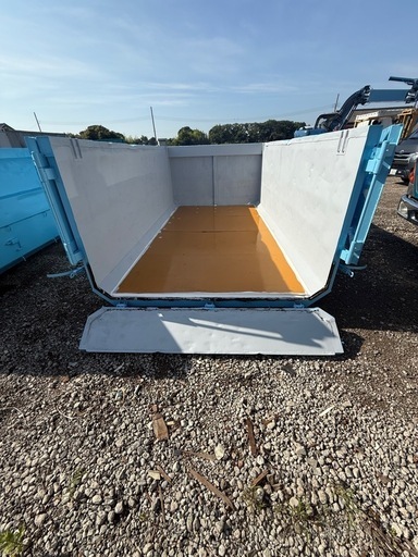 ４t アームロールコンテナ　8㎥　産廃コンテナ　アームロール　コンテナ　バッカン　鉄箱