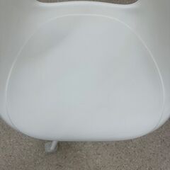 ★リユースのサカイ高崎店★TJ12596 イケア チェア 白 H77×D65×W50.5 クリーニング済みの画像