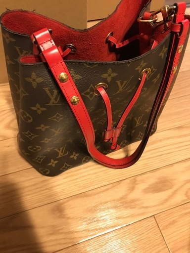 VUITTONのショルダーバック