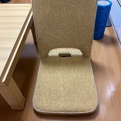 折りたたみ座椅子の画像
