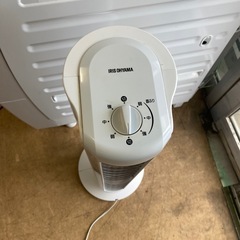 アイリスオーヤマ 扇風機 タワーファン スリムTWF-D82T  リサイクルショップ宮崎屋　佐土原店　25.8.27Fの画像