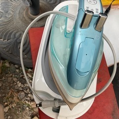 東芝コードレススチームアイロン（TA-FV60）の画像