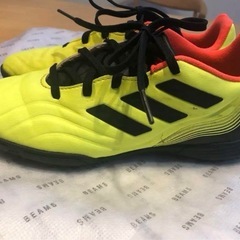 adidas トレシュー　サッカー　シューズ　の画像