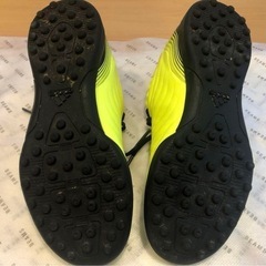 adidas トレシュー　サッカー　シューズ　の画像