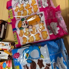 お菓子の詰め合わせの画像