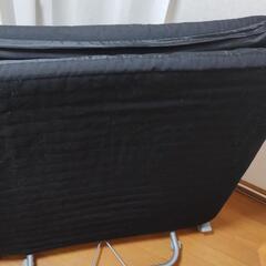 折り畳みベッドの画像